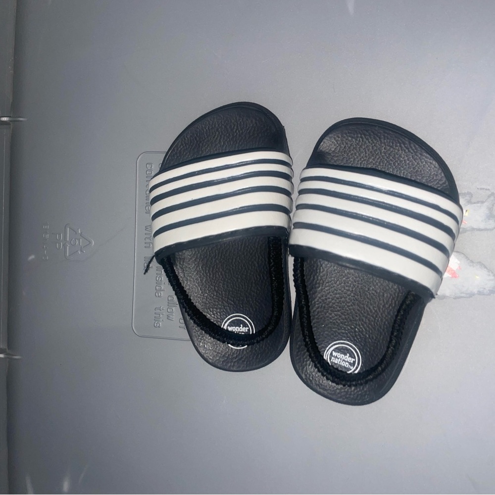 Baby slides - Picture 3 of 4